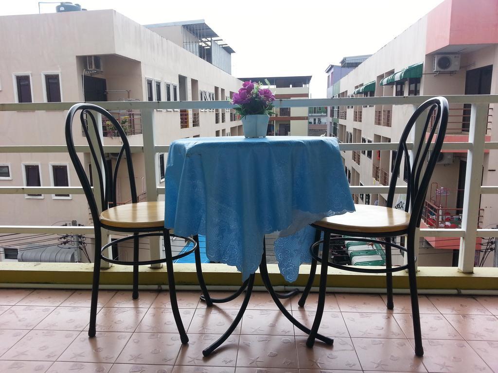 Dreams Guesthouse & Hostel Patong Dış mekan fotoğraf