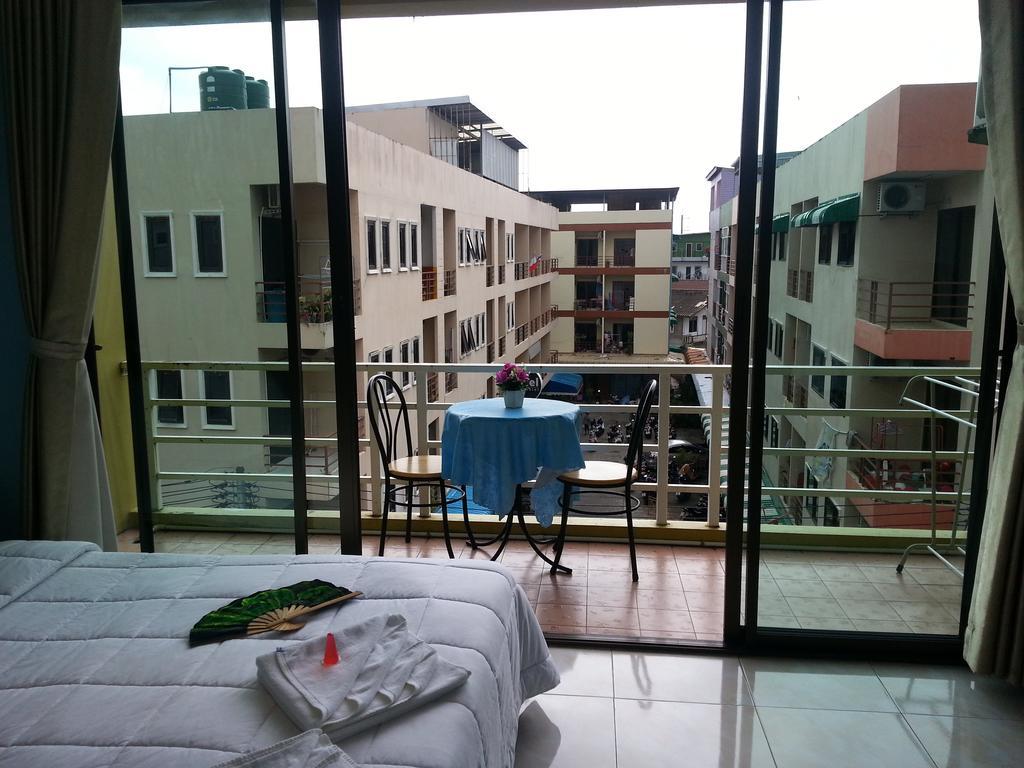 Dreams Guesthouse & Hostel Patong Dış mekan fotoğraf