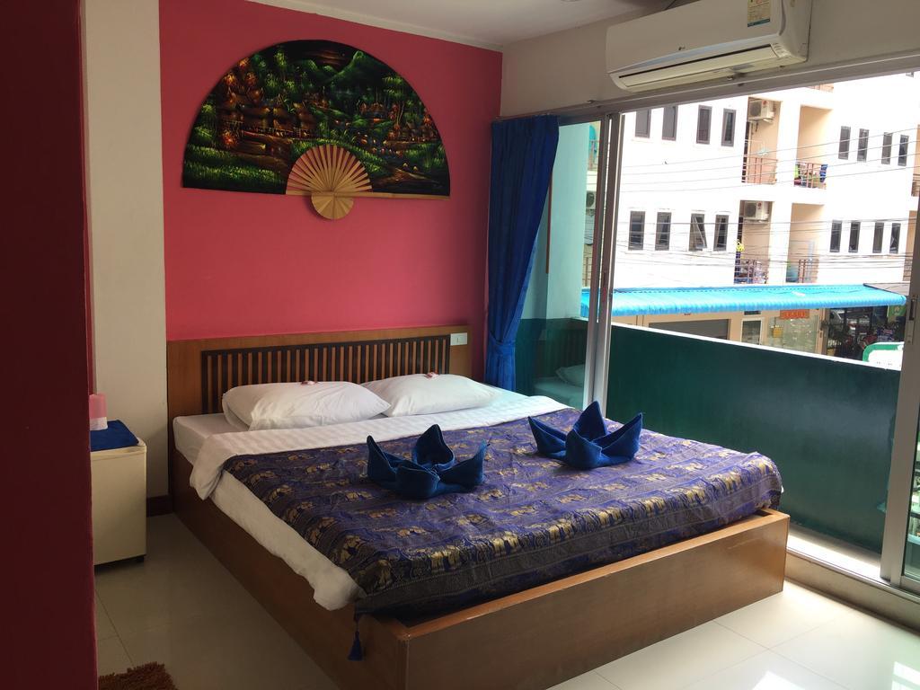 Dreams Guesthouse & Hostel Patong Dış mekan fotoğraf