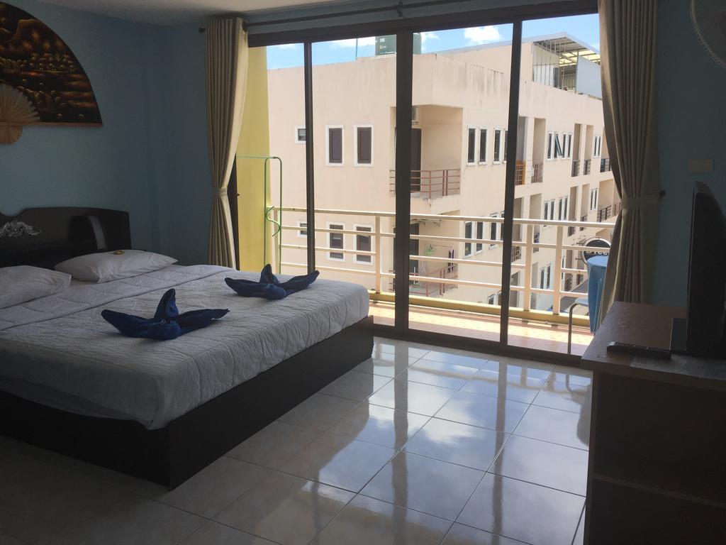 Dreams Guesthouse & Hostel Patong Dış mekan fotoğraf