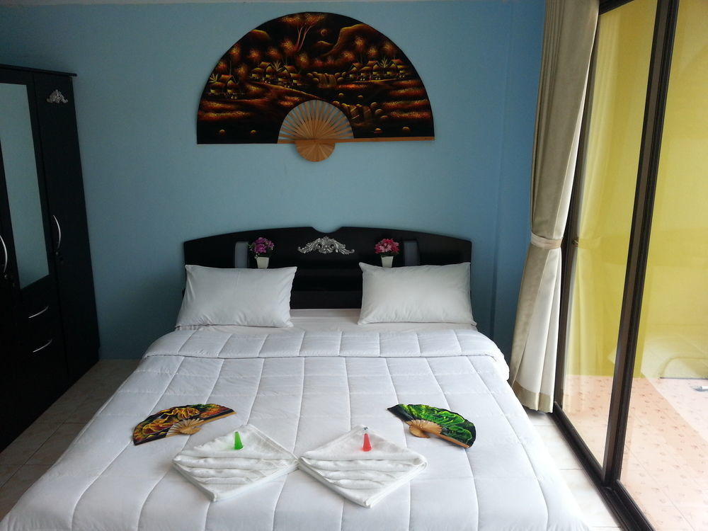 Dreams Guesthouse & Hostel Patong Dış mekan fotoğraf